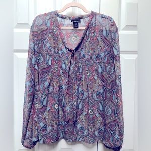 Lane Bryant sheer paisley print, lantern sleeve, tie neck blouse Sz 14/16. EUC